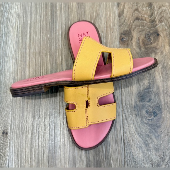 Naturalizer Fame Slide Sandal Daffodil Yellow Leather Size 7 EUC - Picture 7 of 9